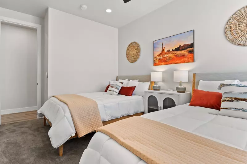 2 Double Beds