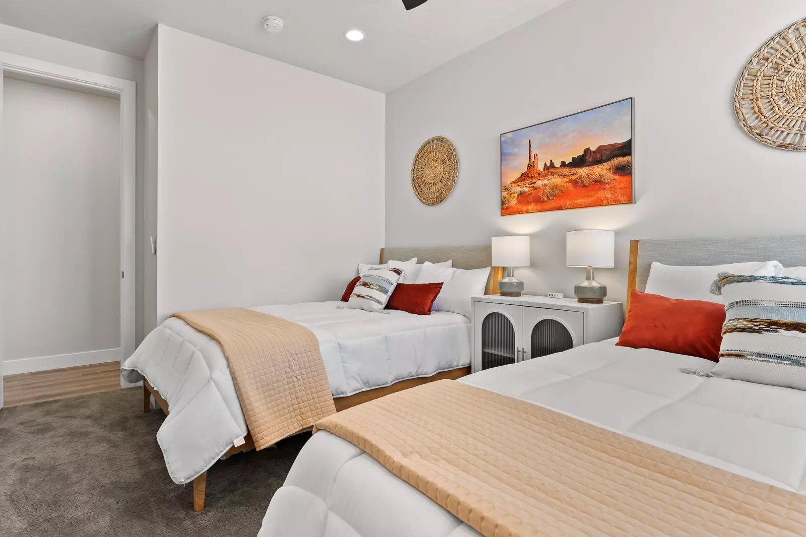 2 Double Beds
