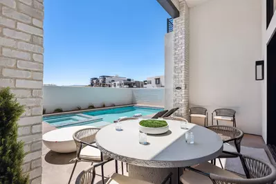 Private Pool, Hot Tub + Covered Patio Table and Chairs