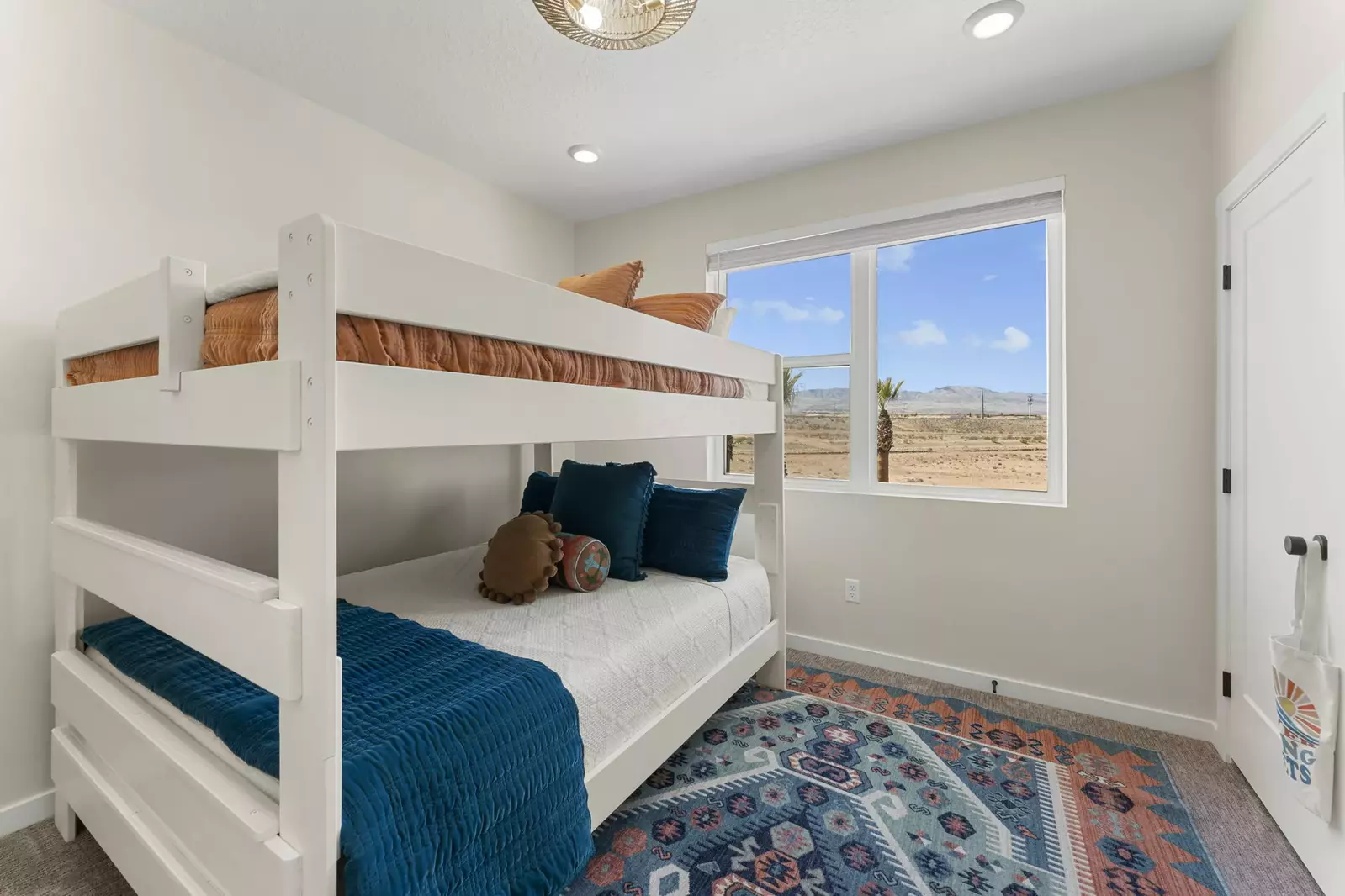 Queen/Queen Bunk Bed