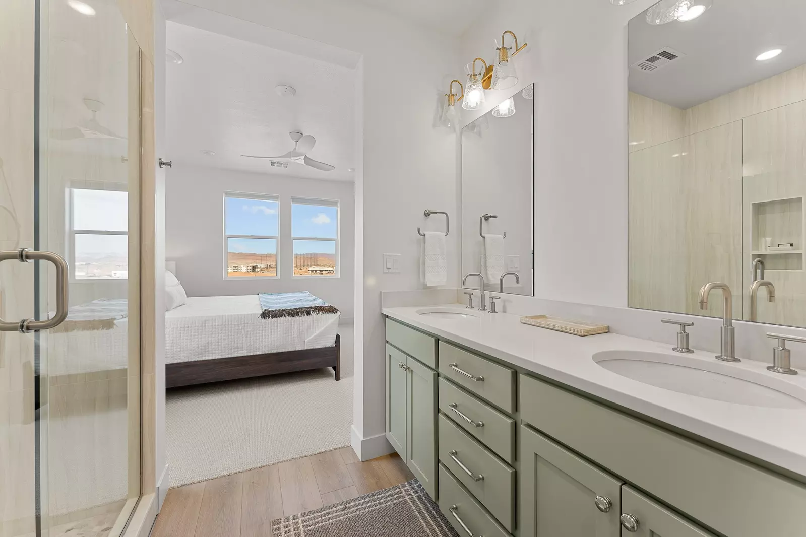 King Bedroom Bathroom