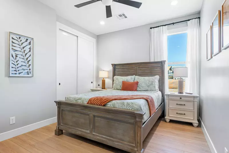 Queen Bedroom