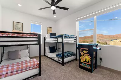 Twin/Twin Bunk Room - Arcade Game