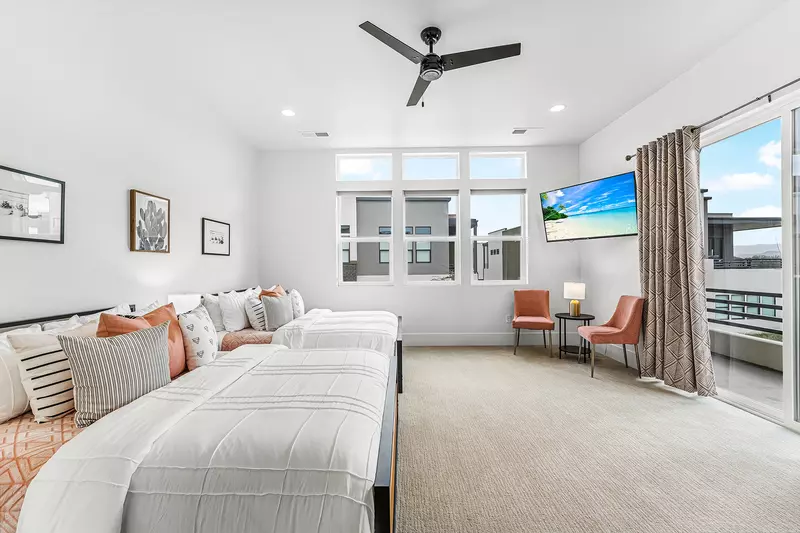 2 Queen Bedroom