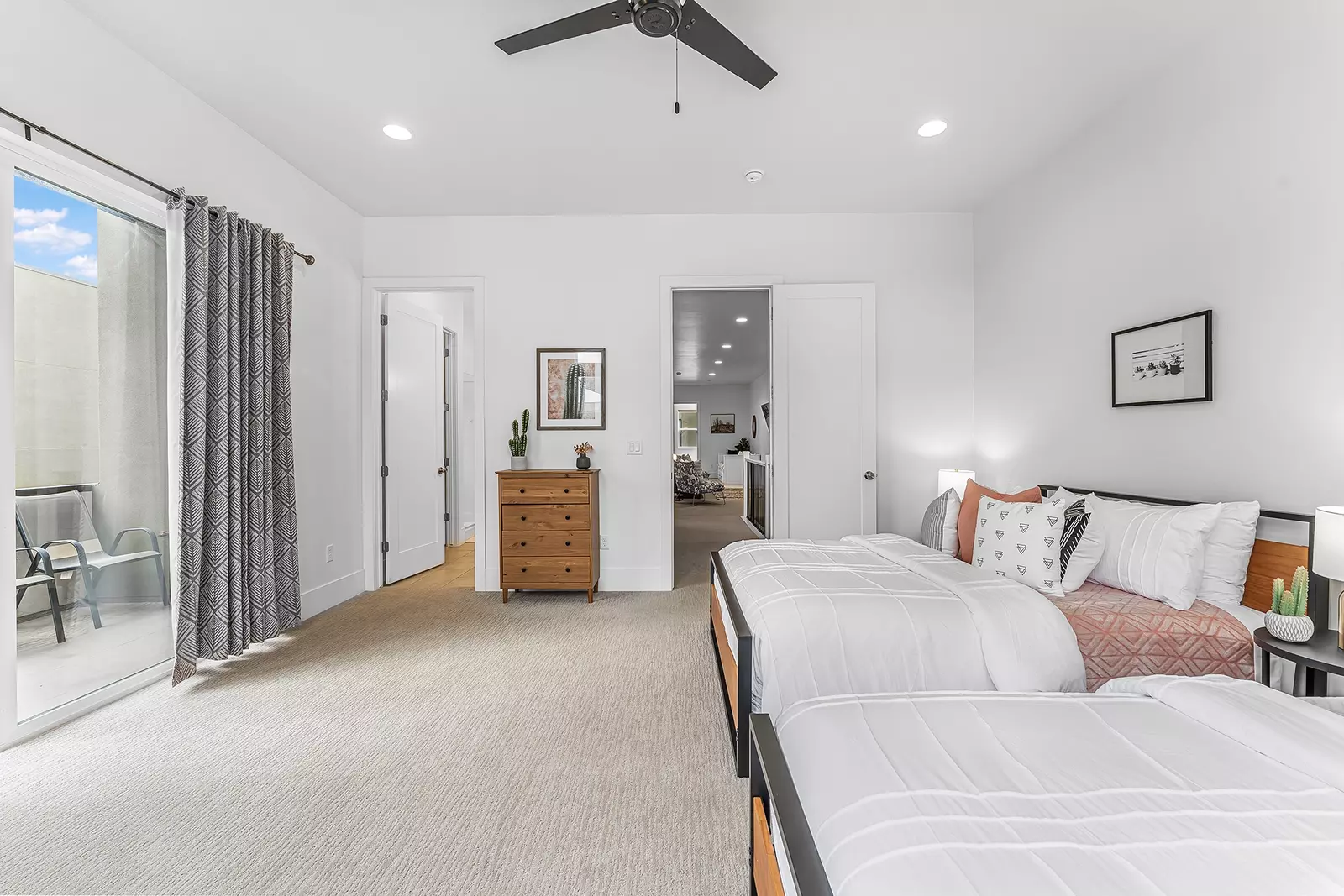 2 Queen Bedroom