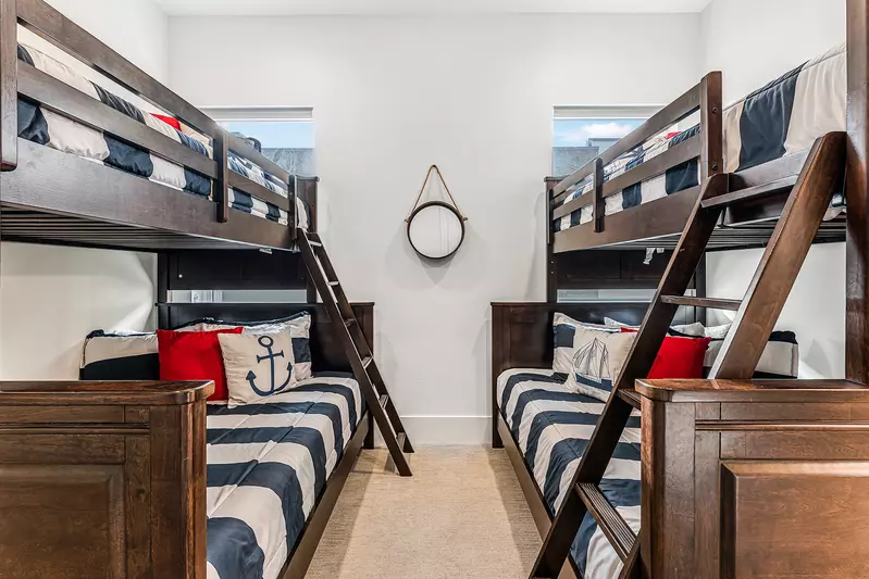 2 Twin/Full Bunk Room