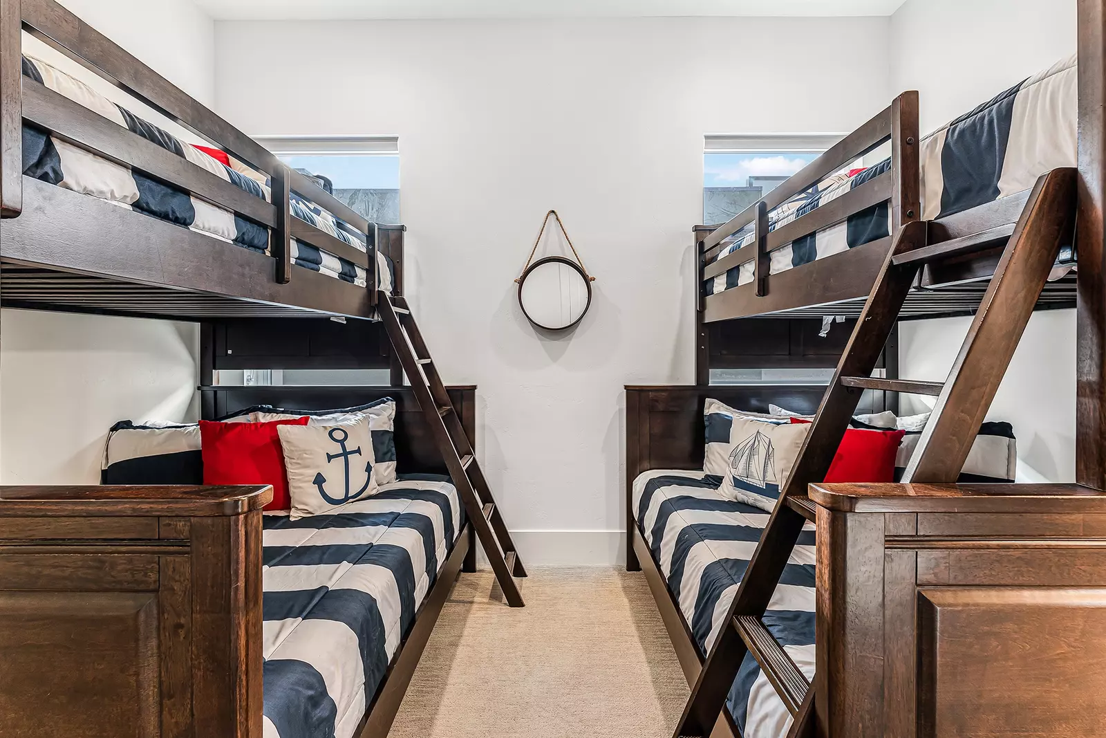 2 Twin/Full Bunk Room