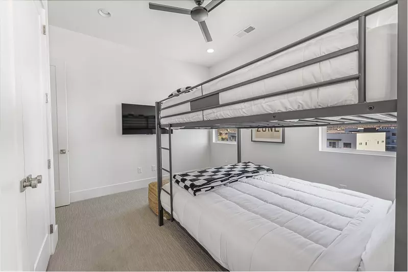 Full/Full Bunk Room