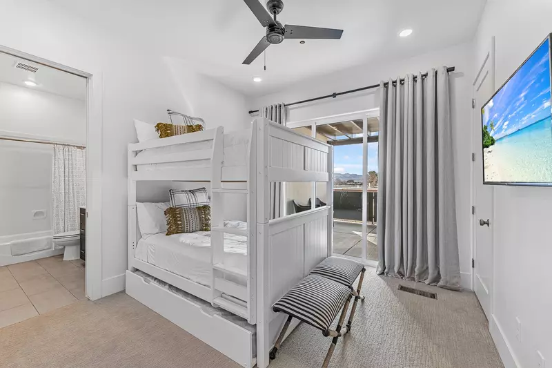 1 Full/Full, 1 Twin Trundle Bedroom
