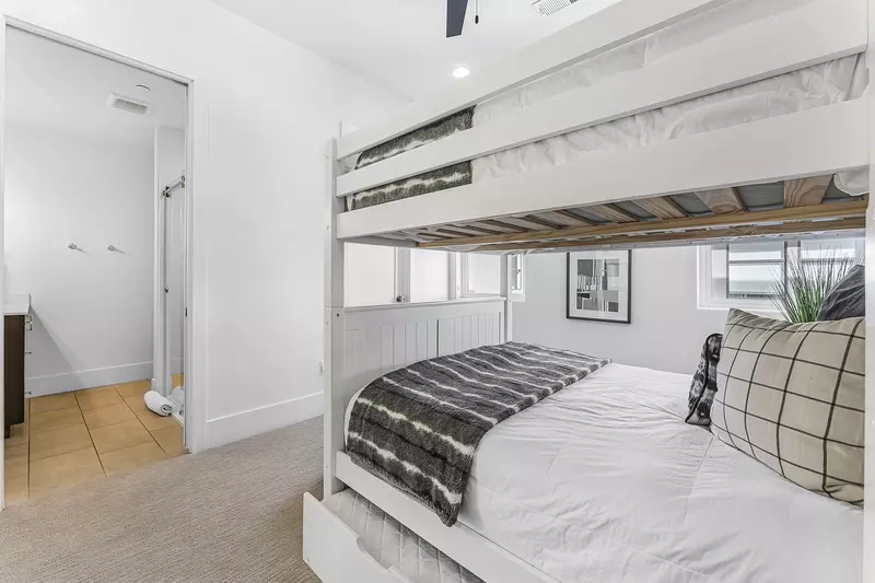 1 Full/Full, 1 Twin Trundle Bedroom