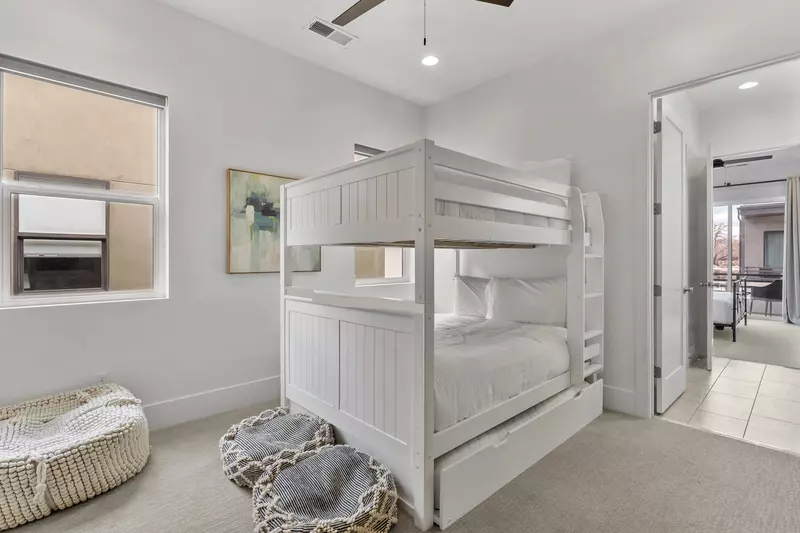 Full / Full Bunk Room
