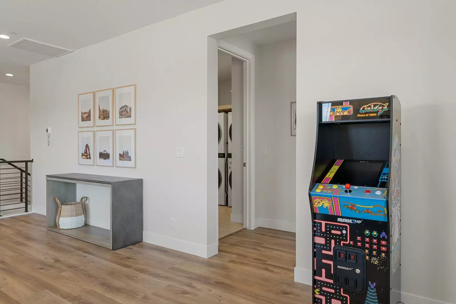 2nd Floor Loft - Arcade Game