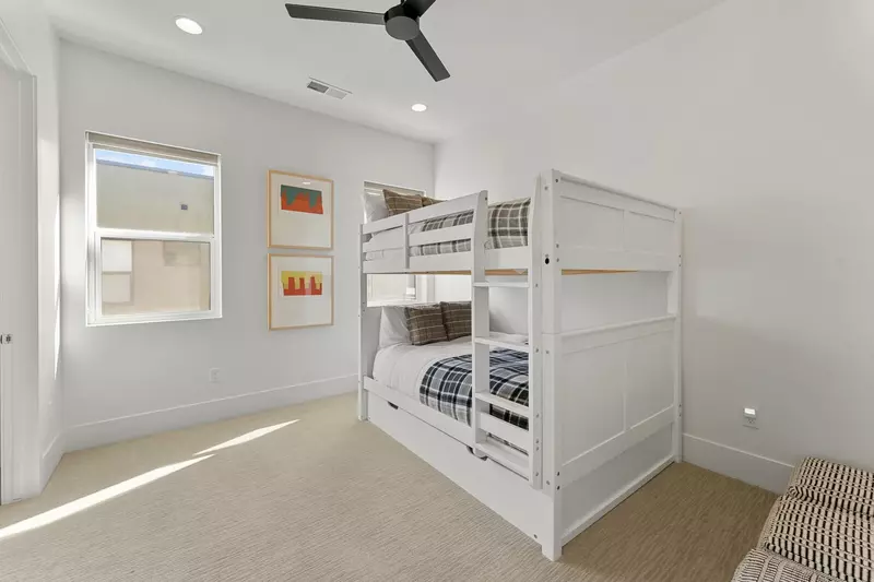 Twin/Full Bunk with Twin Trundle