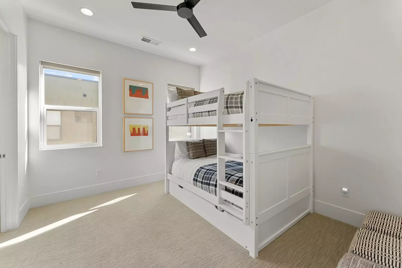 Twin/Full Bunk with Twin Trundle