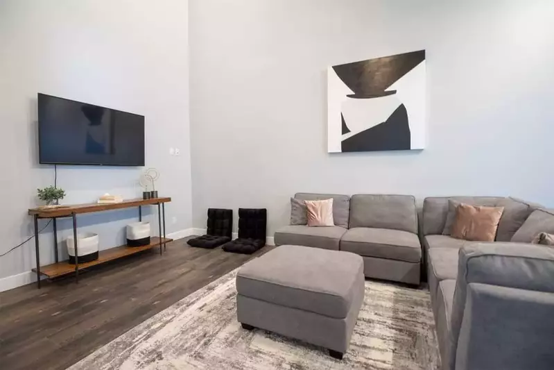 Upstairs Bonus TV