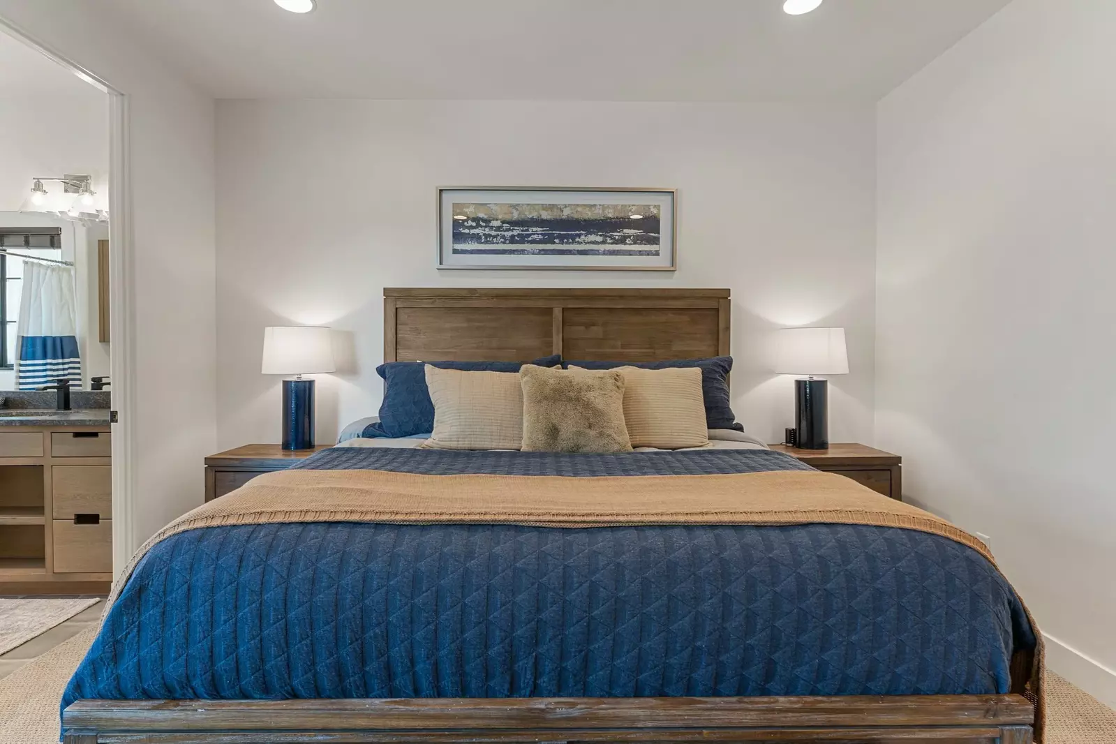 King Bedroom + Twin Bed + Trundle