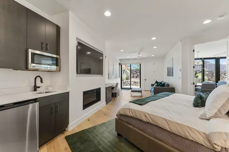 King Bedroom + Queen Sofa Sleeper