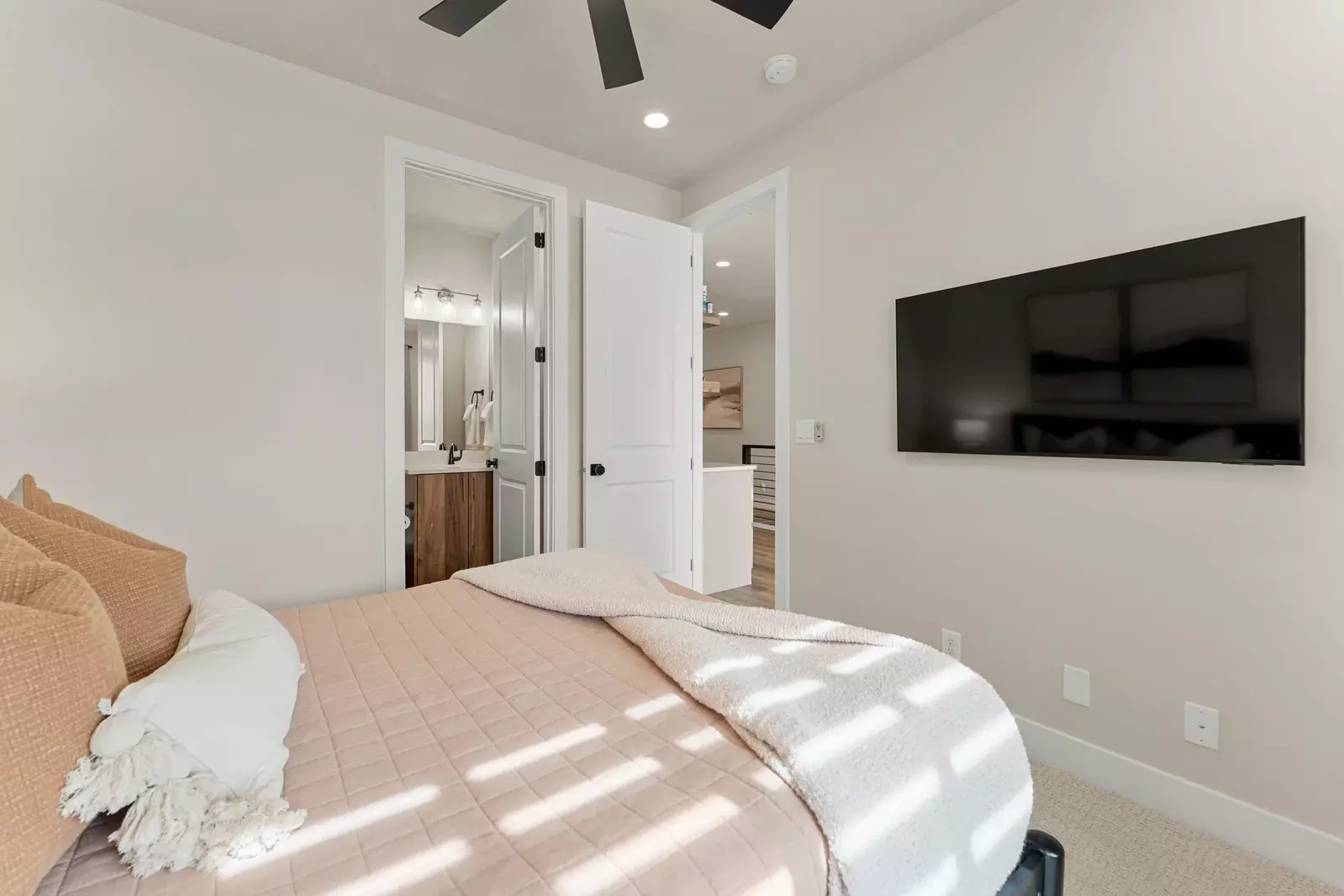 Queen Bedroom