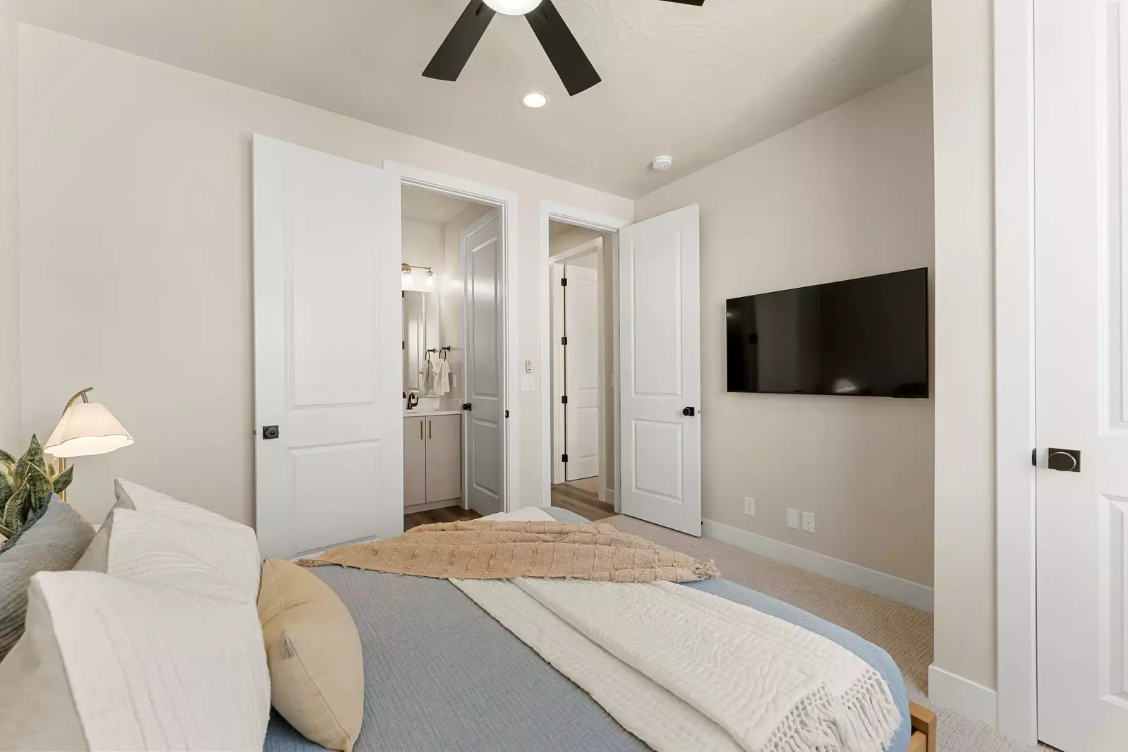 Queen Bedroom