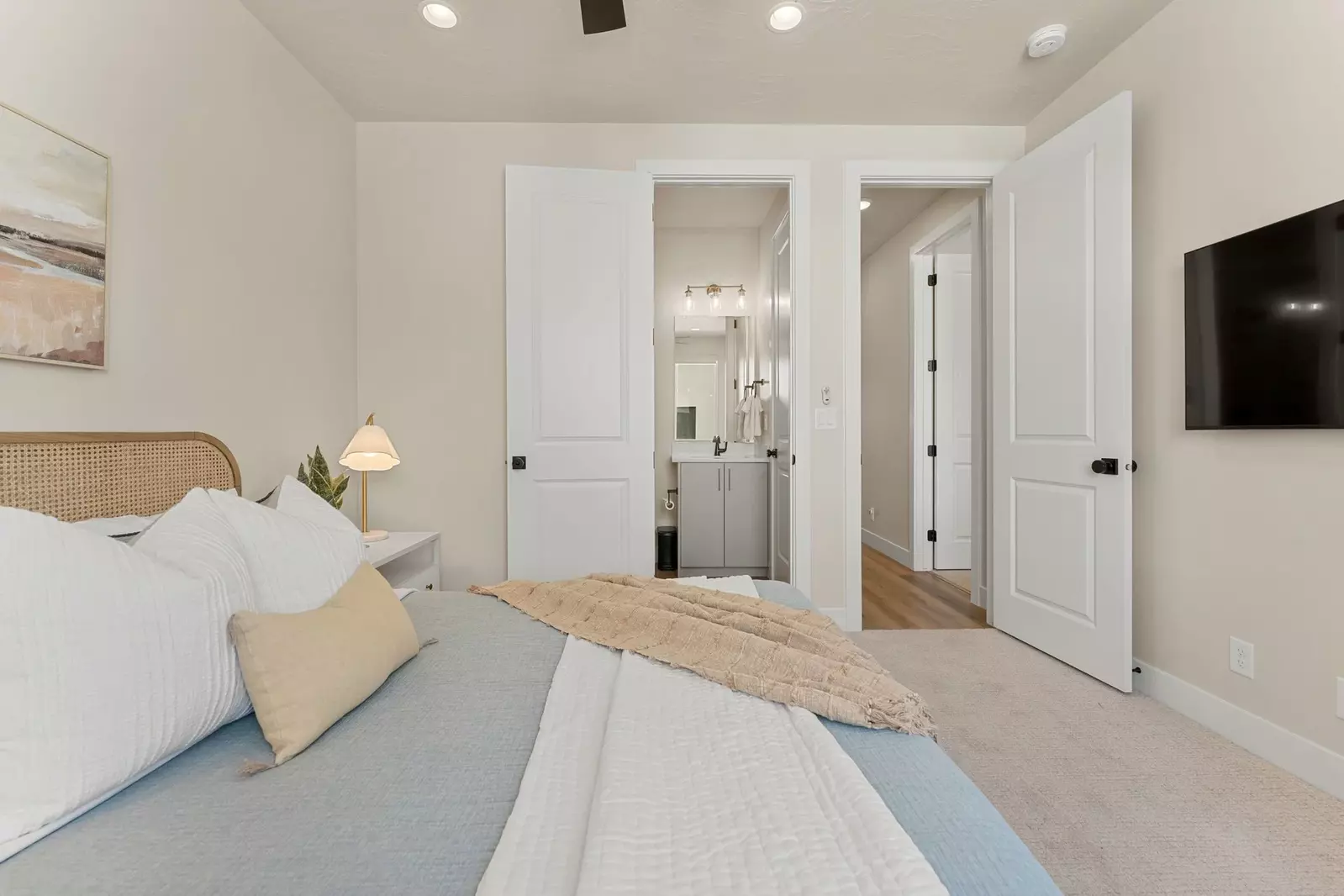 Queen Bedroom