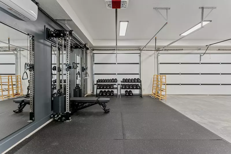 Garage/Gym