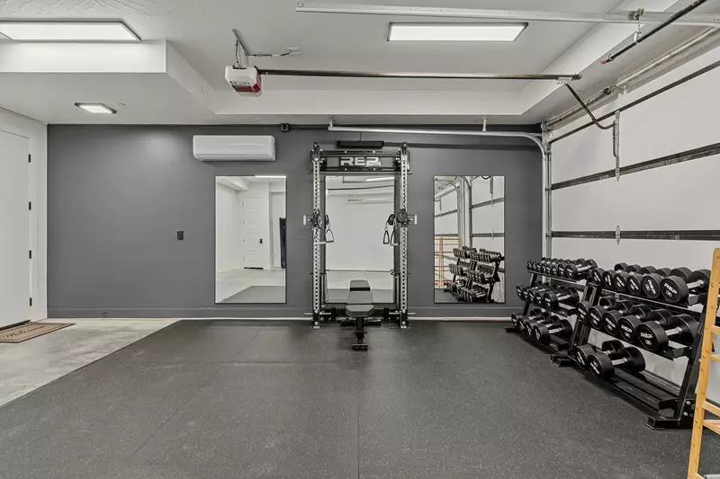 Garage/Gym