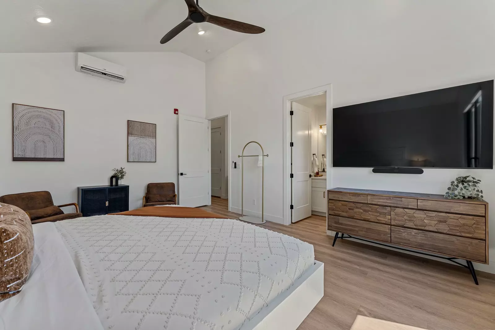 King Bedroom