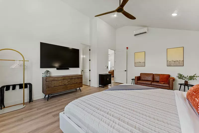 King Bedroom