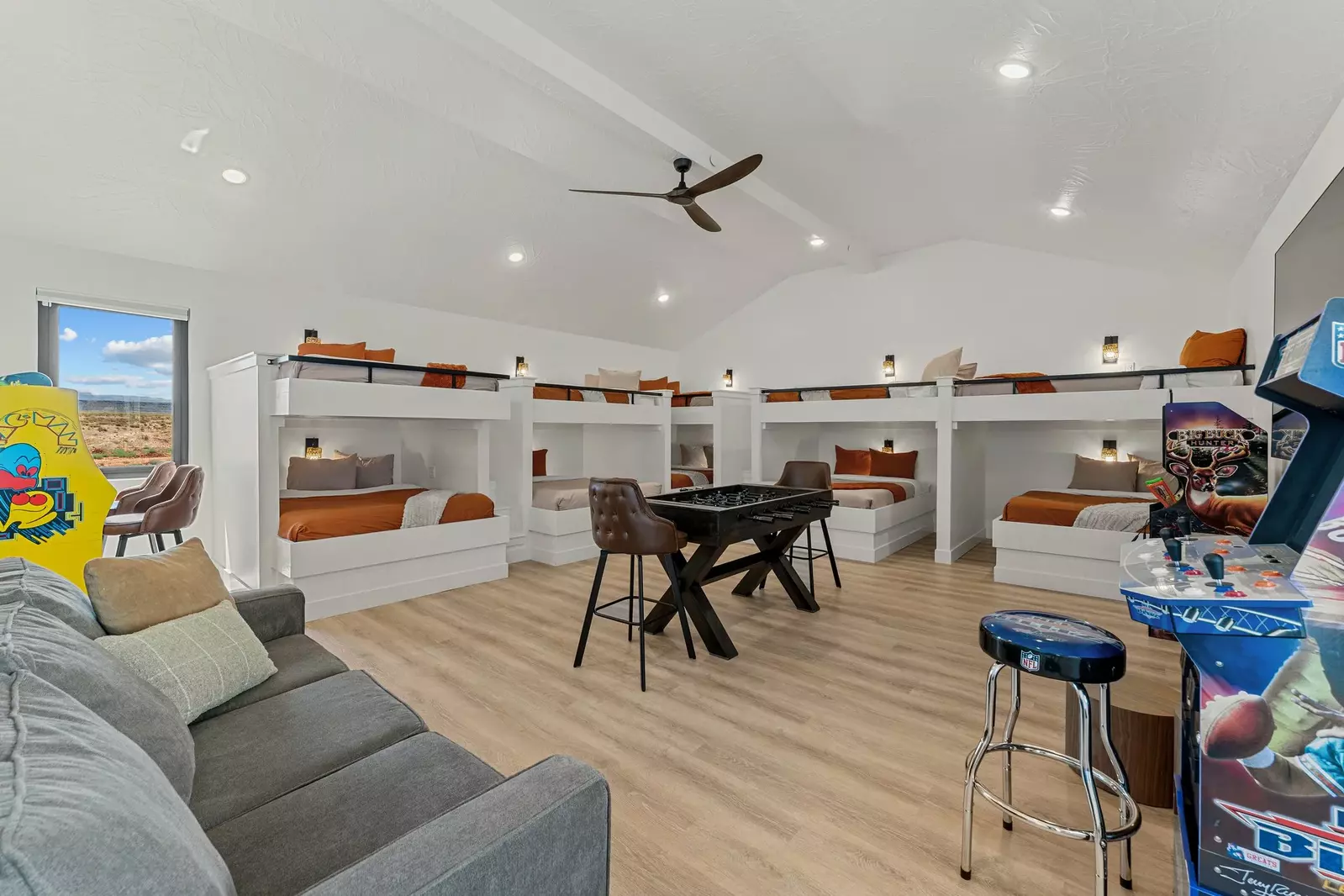 5 Queen/Queen Bunk Beds