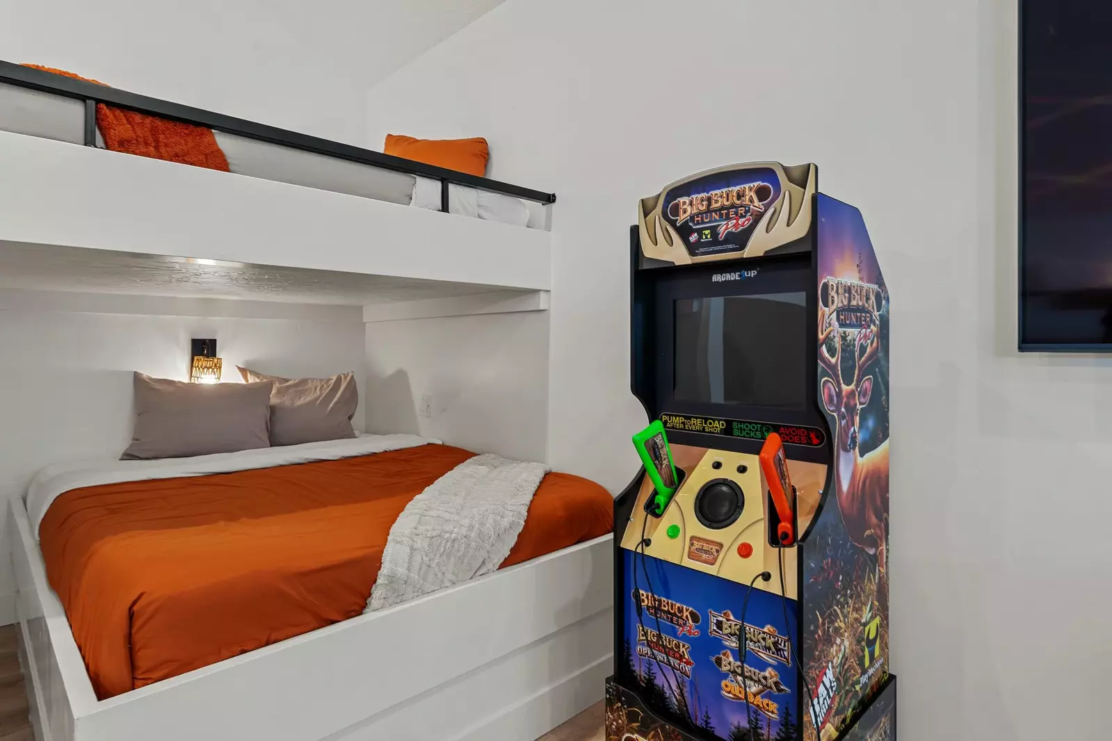 5 Queen/Queen Bunk Beds and Arcade Game