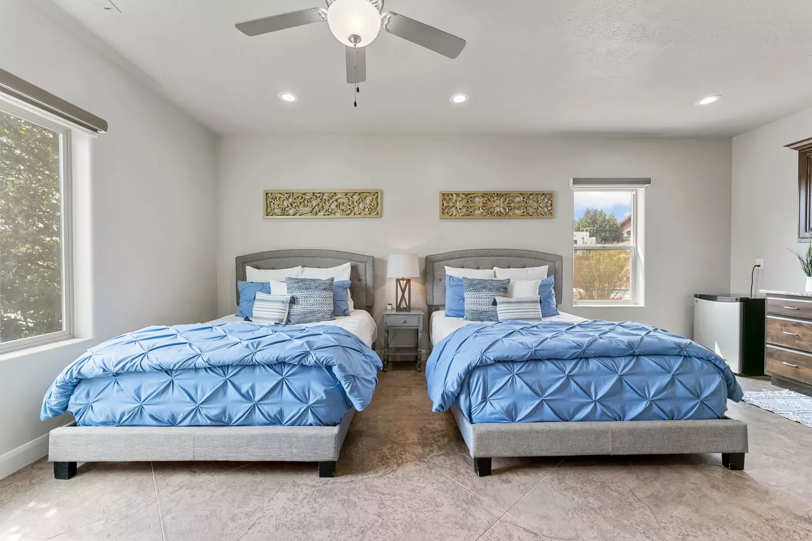 2 Queen Beds