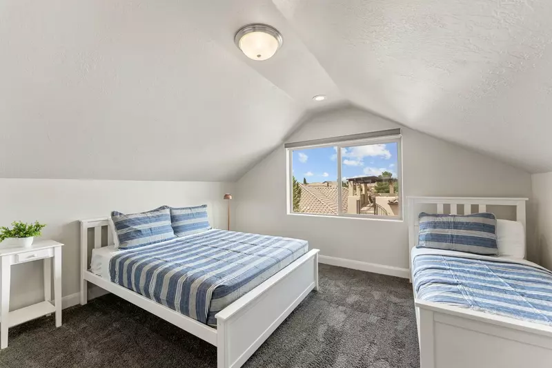 Queen + Twin Bedroom