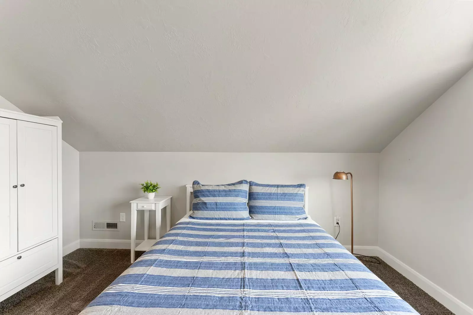 Queen + Twin Bedroom