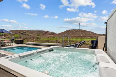 Private Hot Tub / Golf Course View