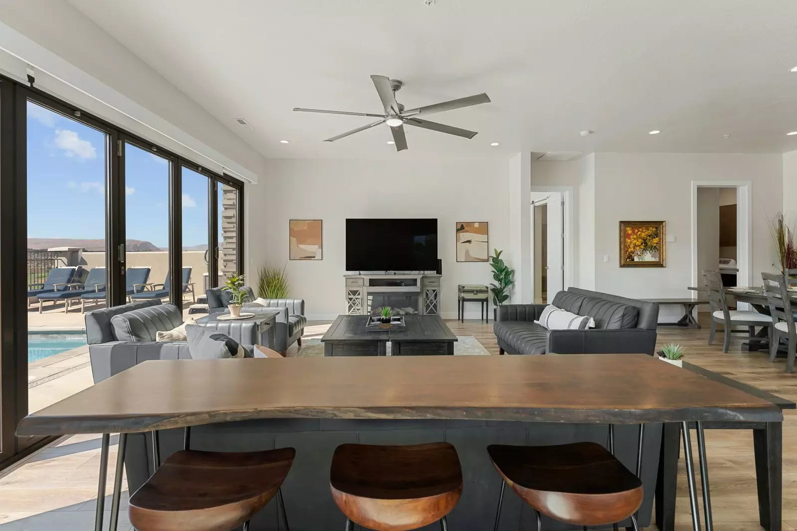 Fully Equipped Kitchen and Living Room