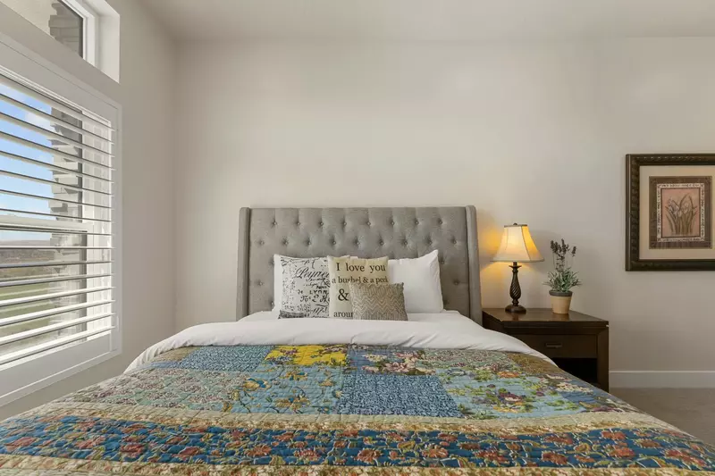 Queen Bedroom