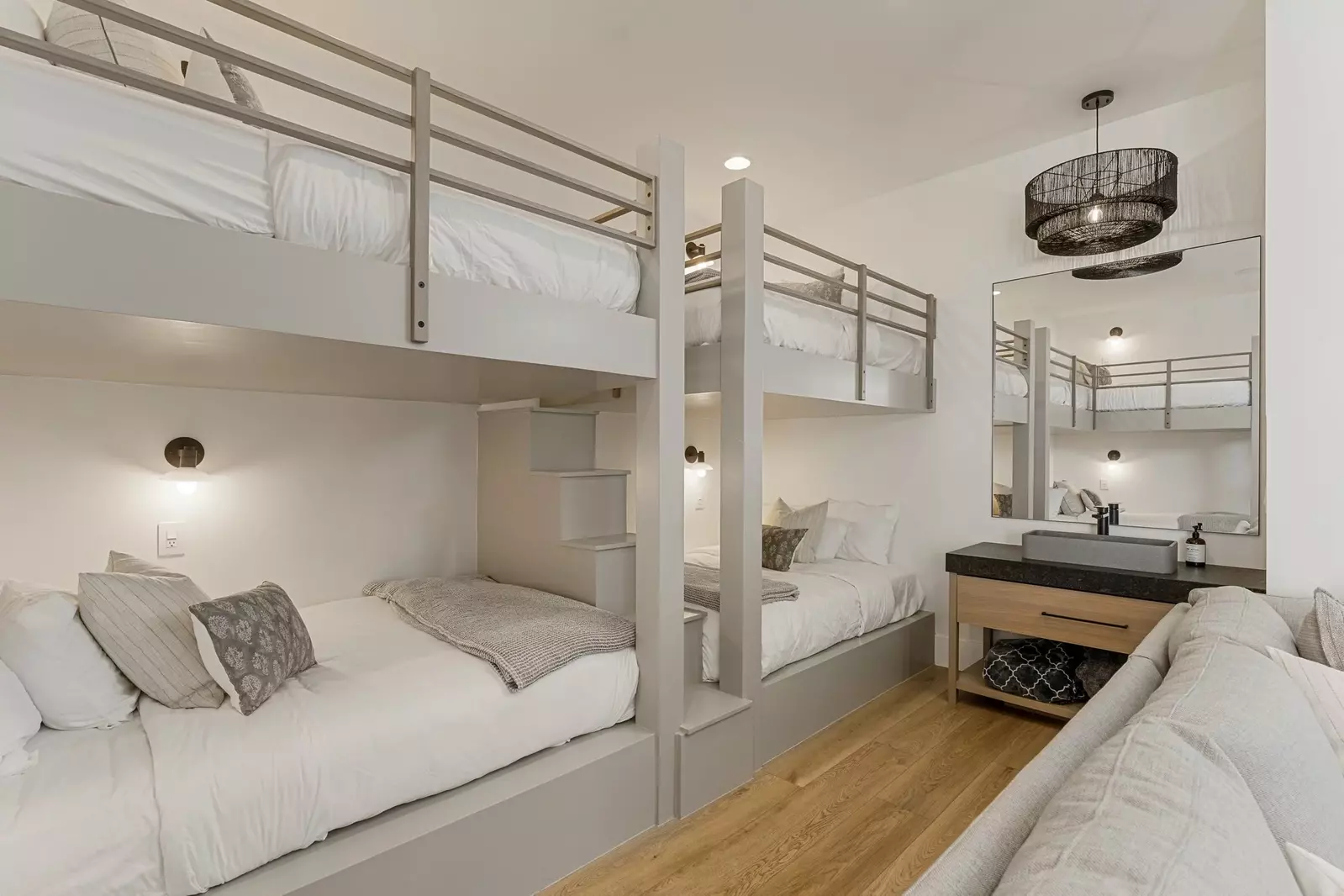 2 Queen/Queen Bunks + Twin/Twin Bunk