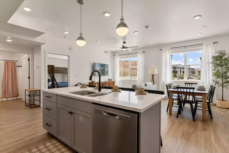 Living Room/Kitchen