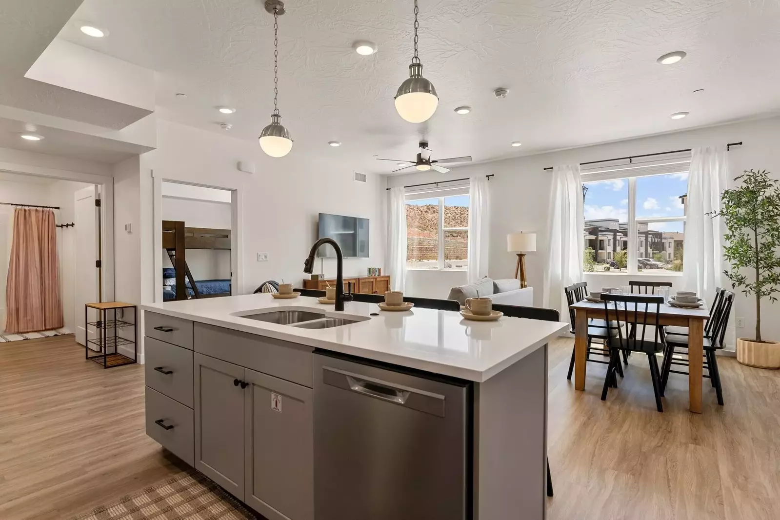 Living Room/Kitchen
