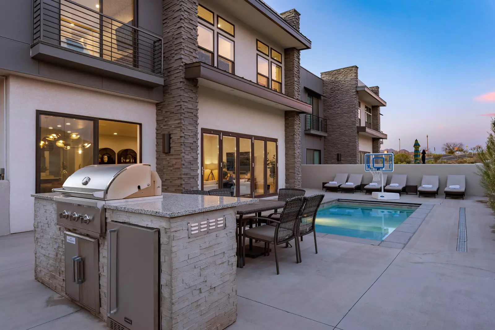 House 2: Private Pool + BBW at Dusk