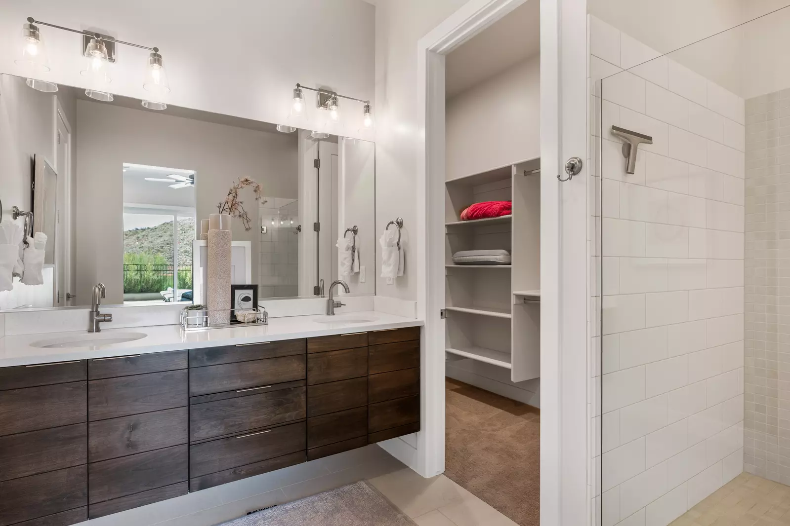 House 2: Bathroom