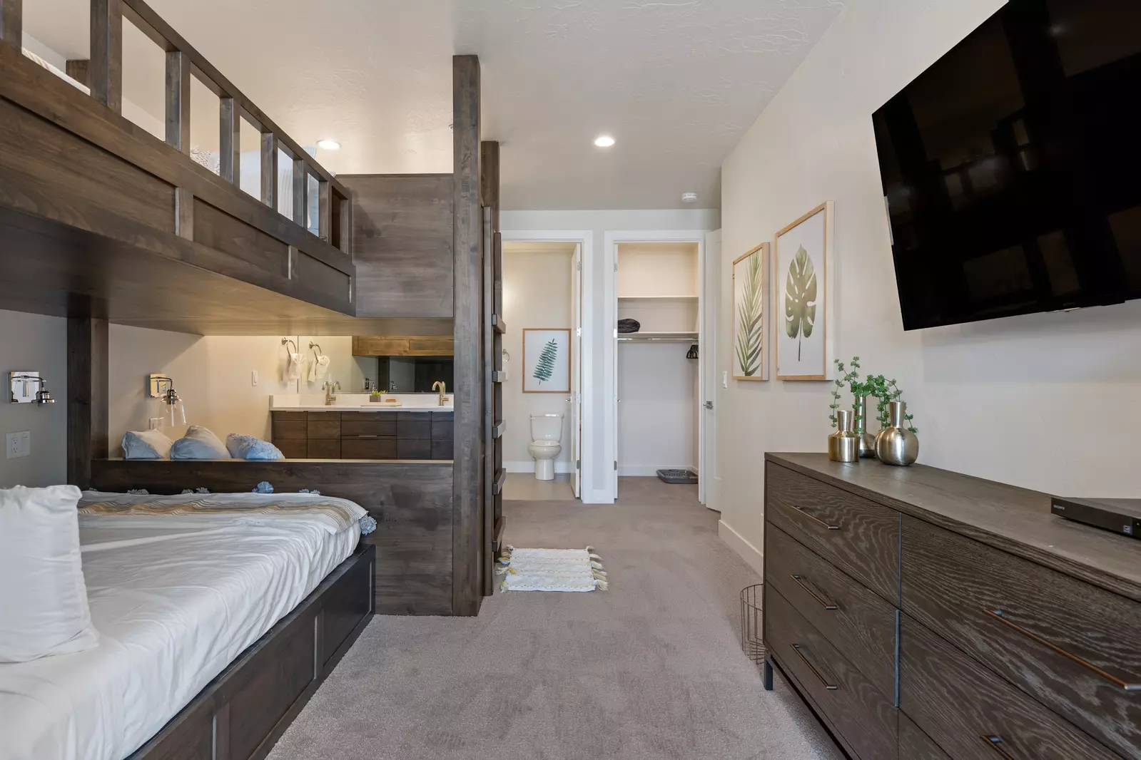 House 2: 2 Full/Full Bunks, 1 Twin/Twin Bunk