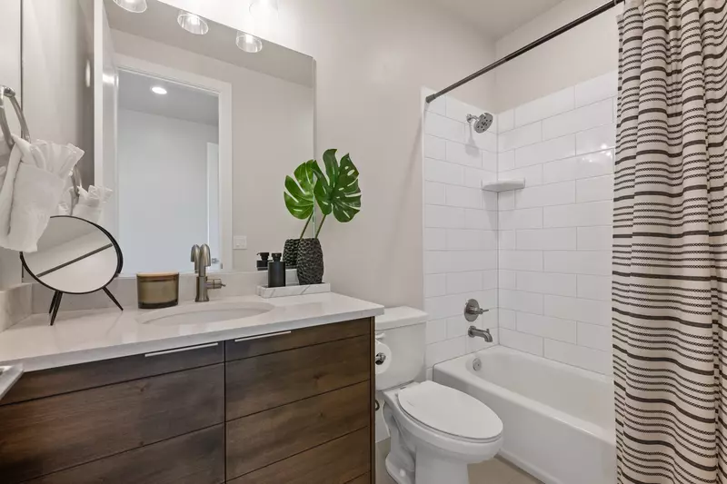 House 2: Bathroom