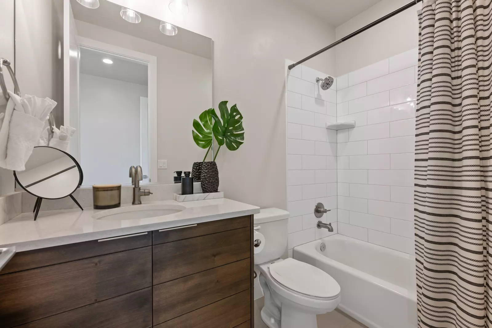 House 2: Bathroom