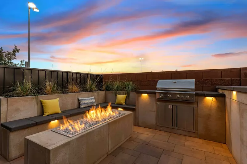 Fire Table + BBQ Grill