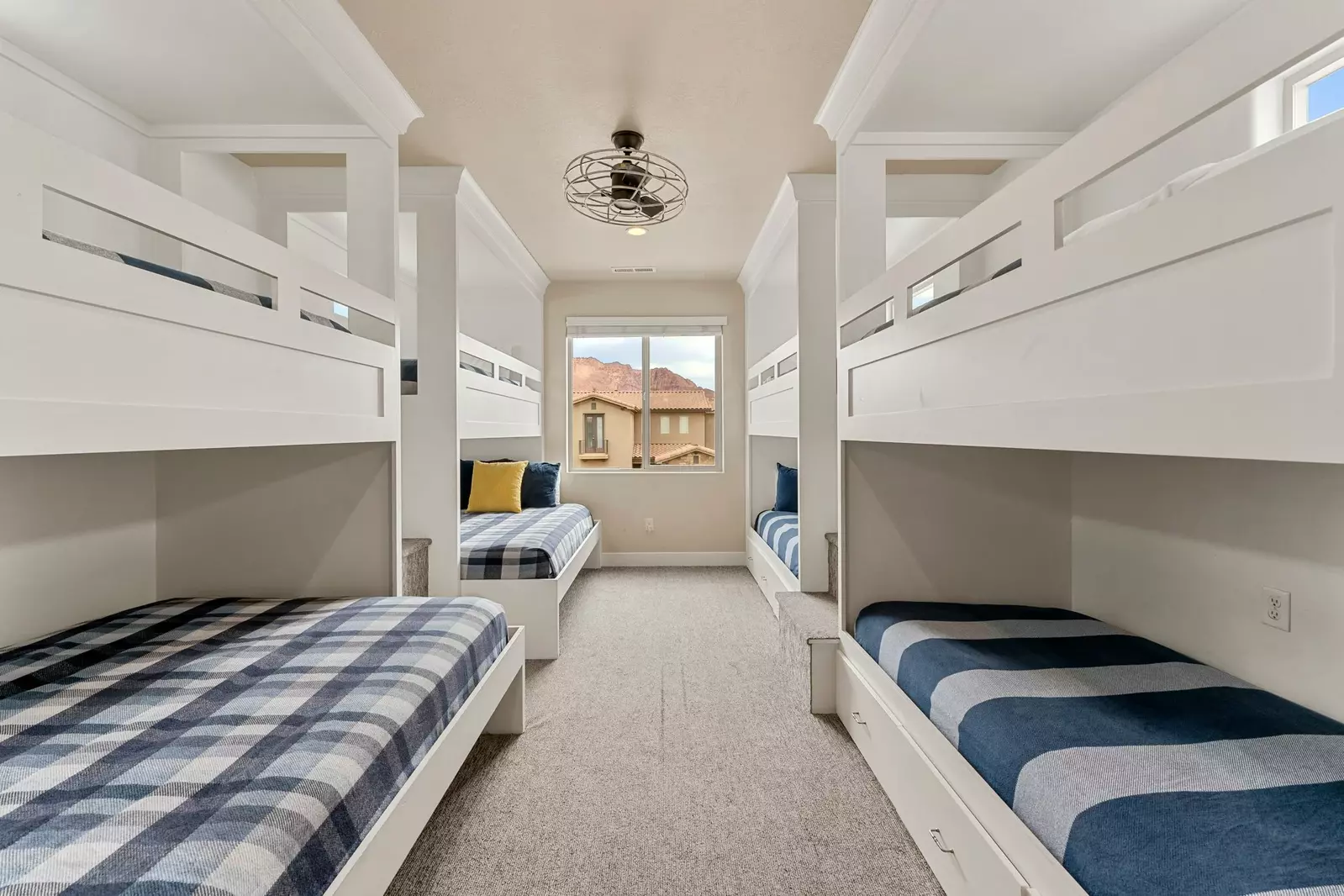 2 Twin/Full Bunks