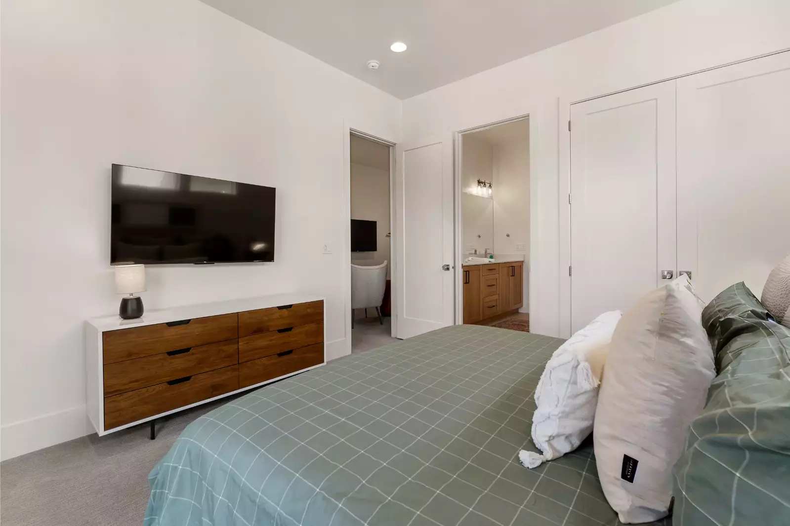 KIng Bedroom