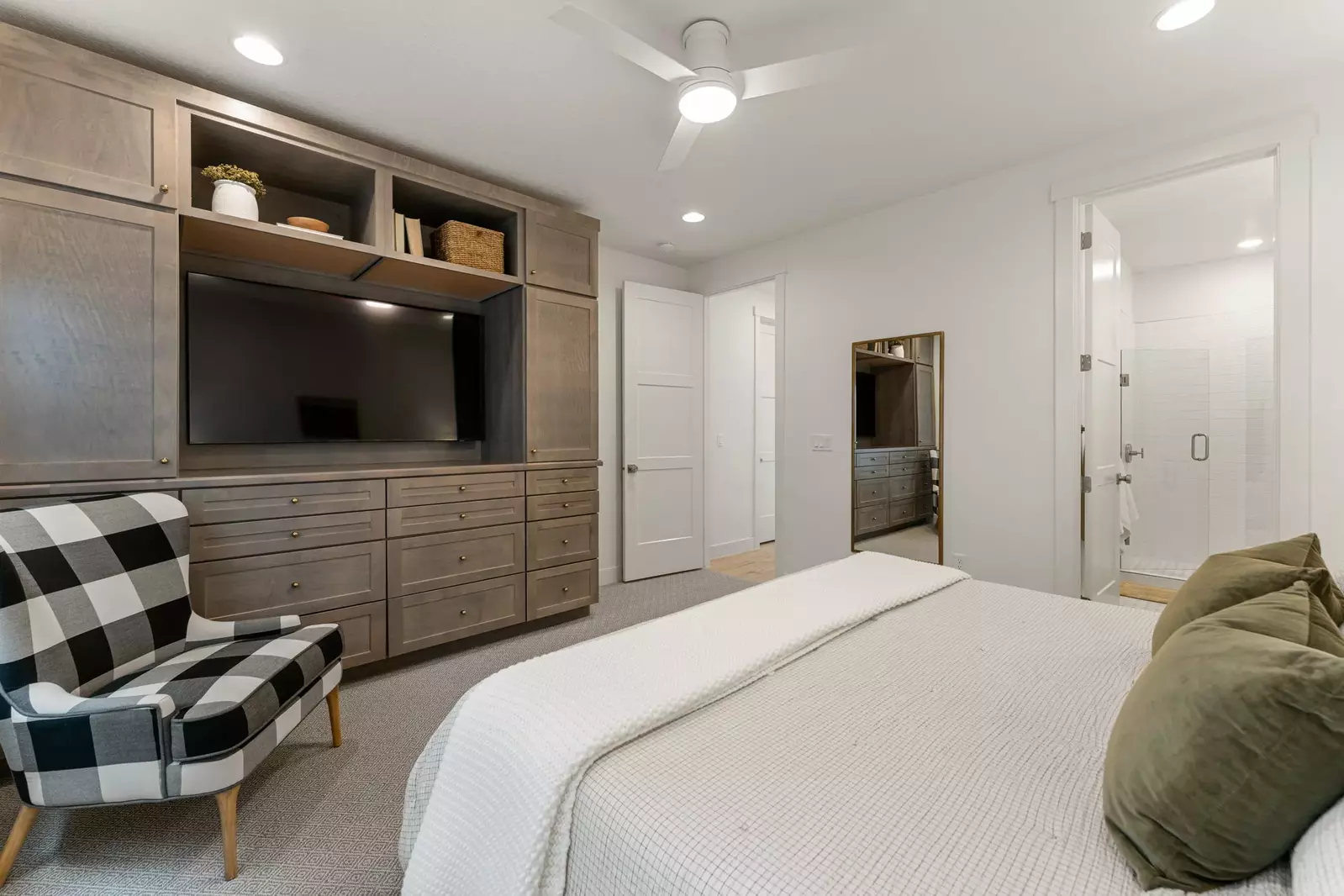 King Bedroom