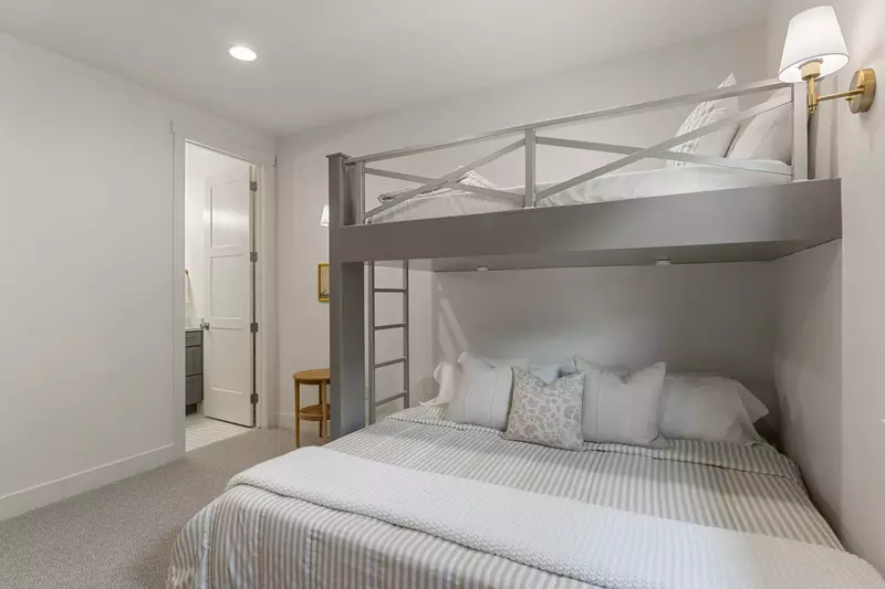 Twin/King Bunk Bed