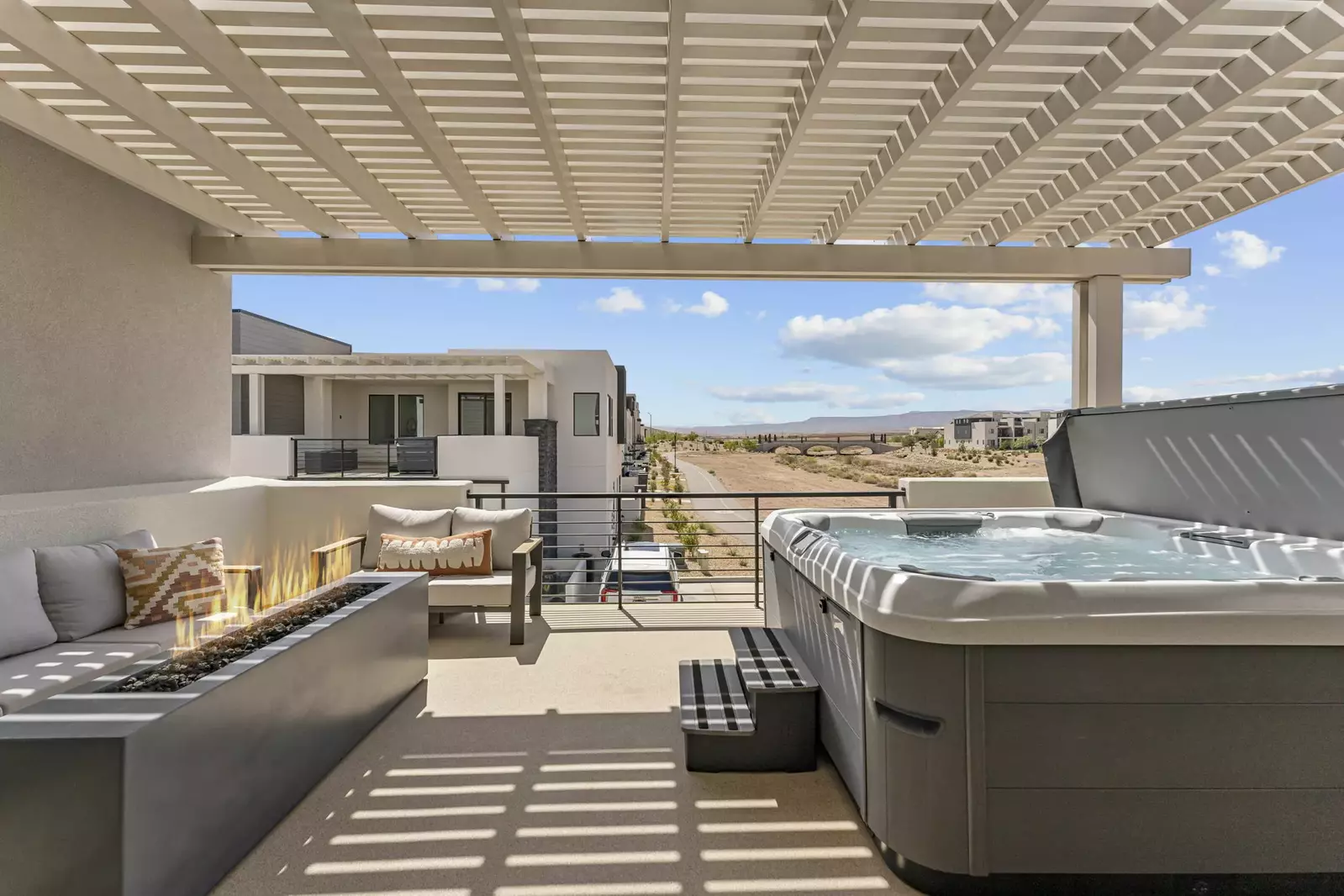 Private Hot tub + Fire Pit